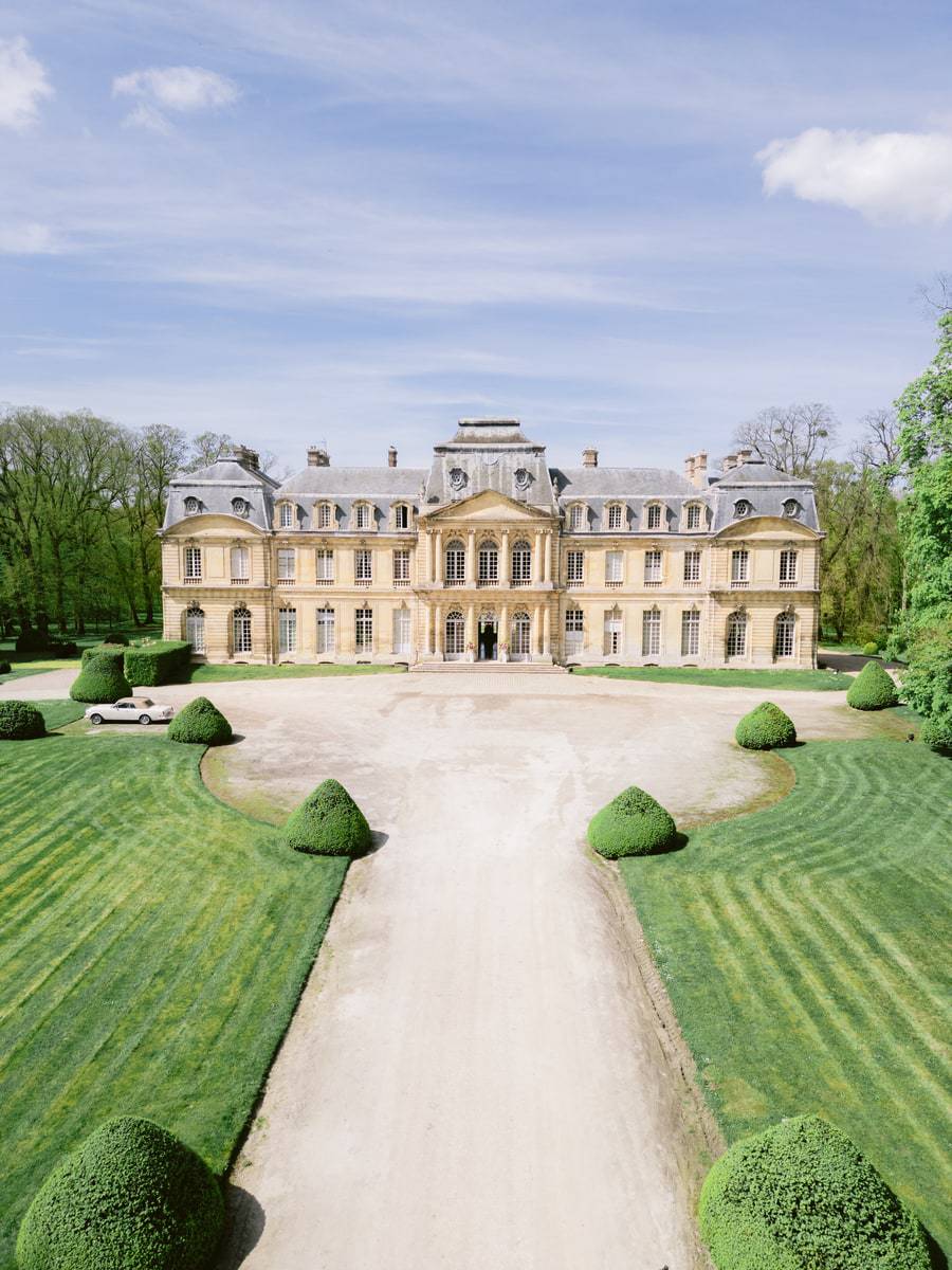 Wedding cake at Château de Champlatreux, north of Paris