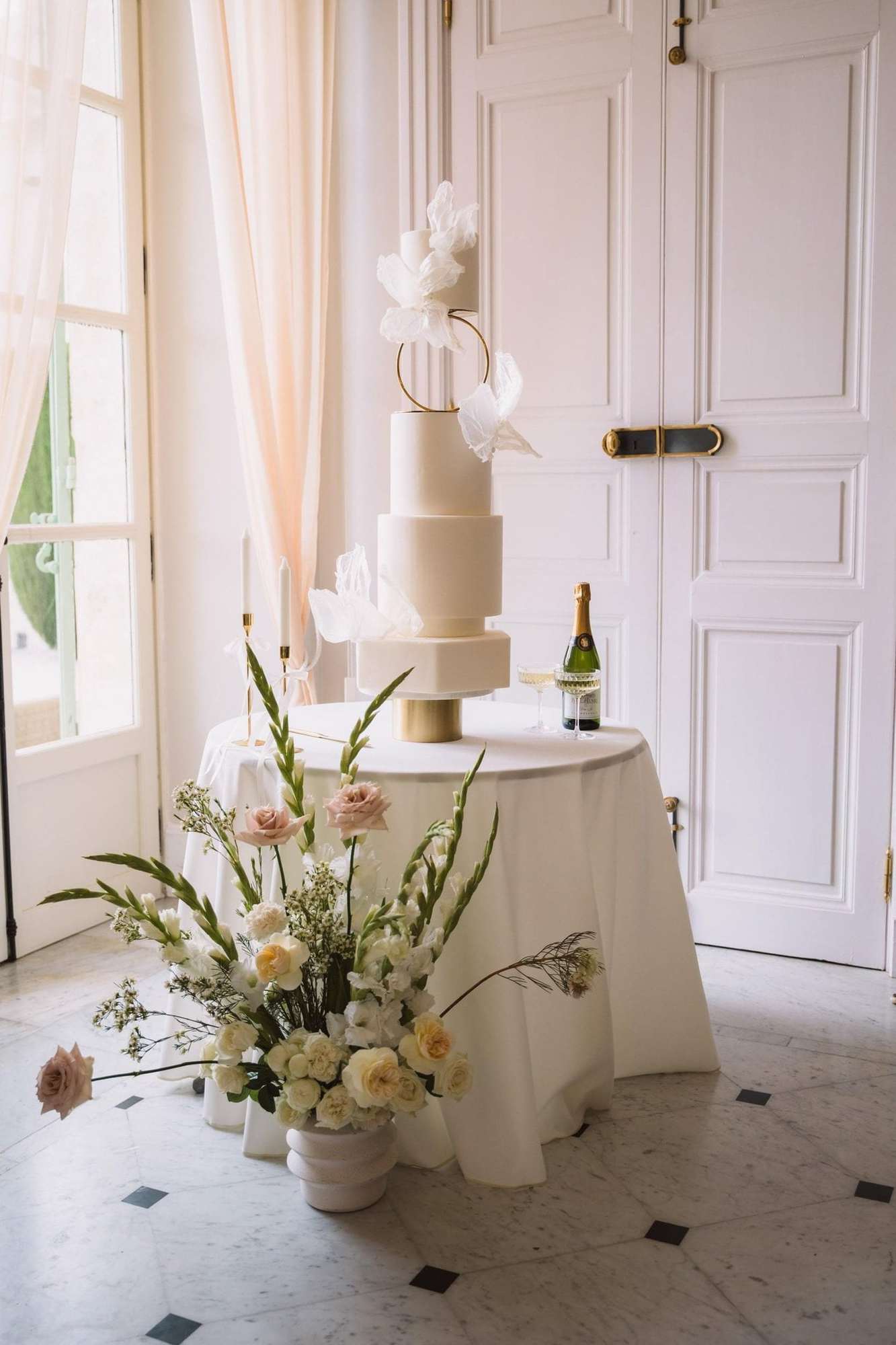 Wedding cake at Château de Tourreau, Provence