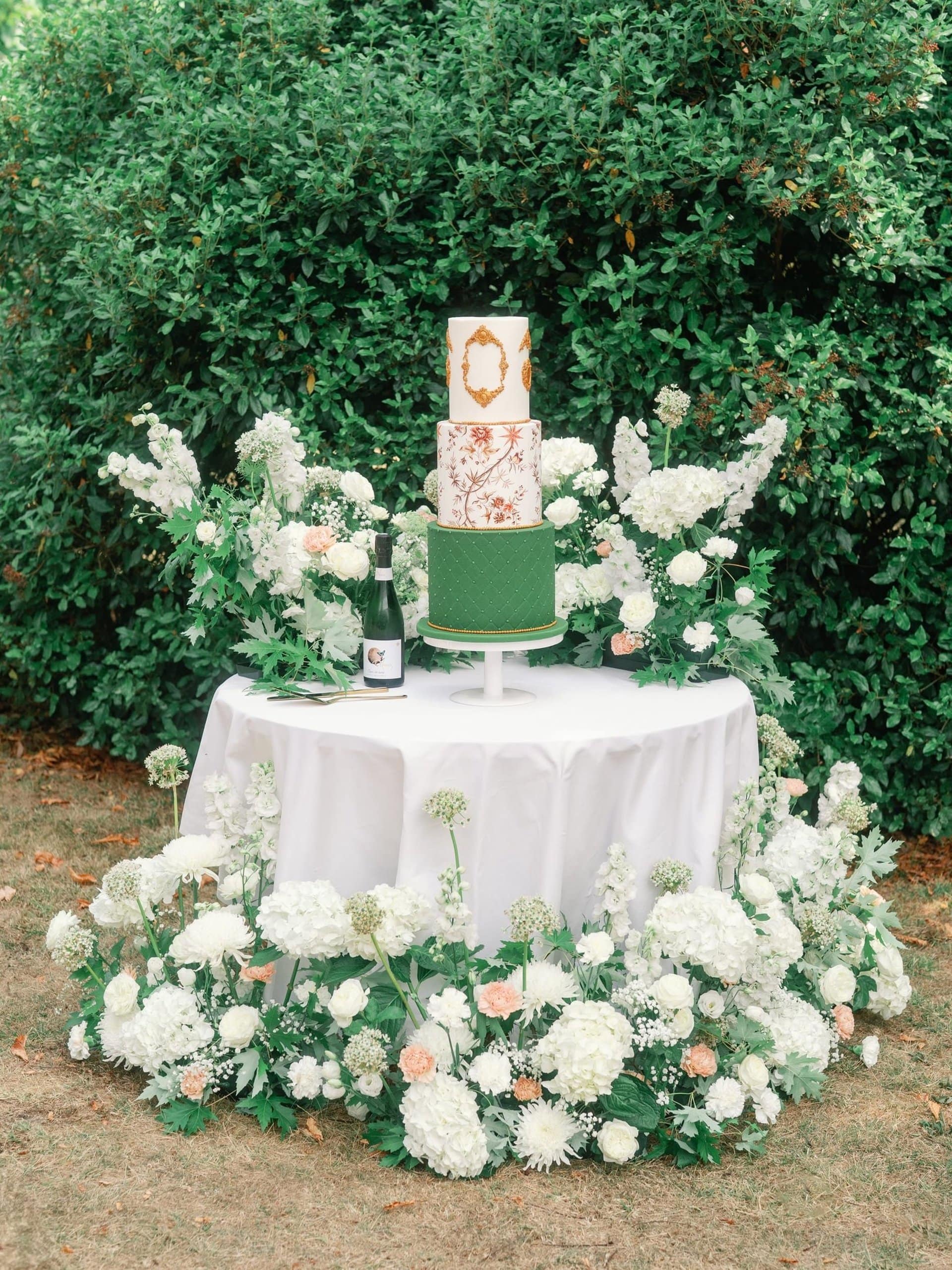 Ange Gimenez · cake designer in her Paris atelier